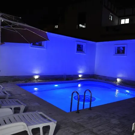 Rezidence Tredi Center Отель Тирана