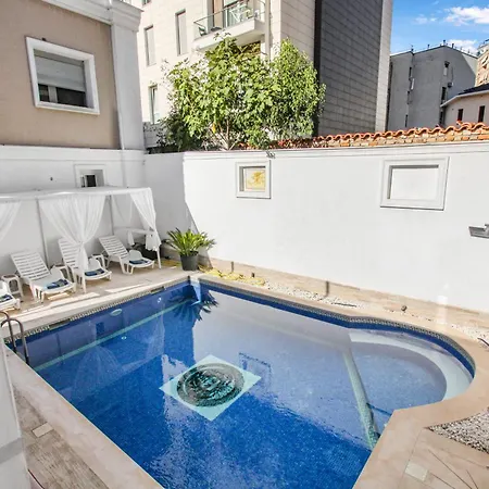 Rezidence Tredi Center Тирана