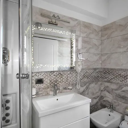 Rezidence Tredi Center Отель Тирана