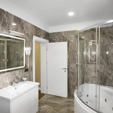 Rezidence Tredi Center 4* Тирана